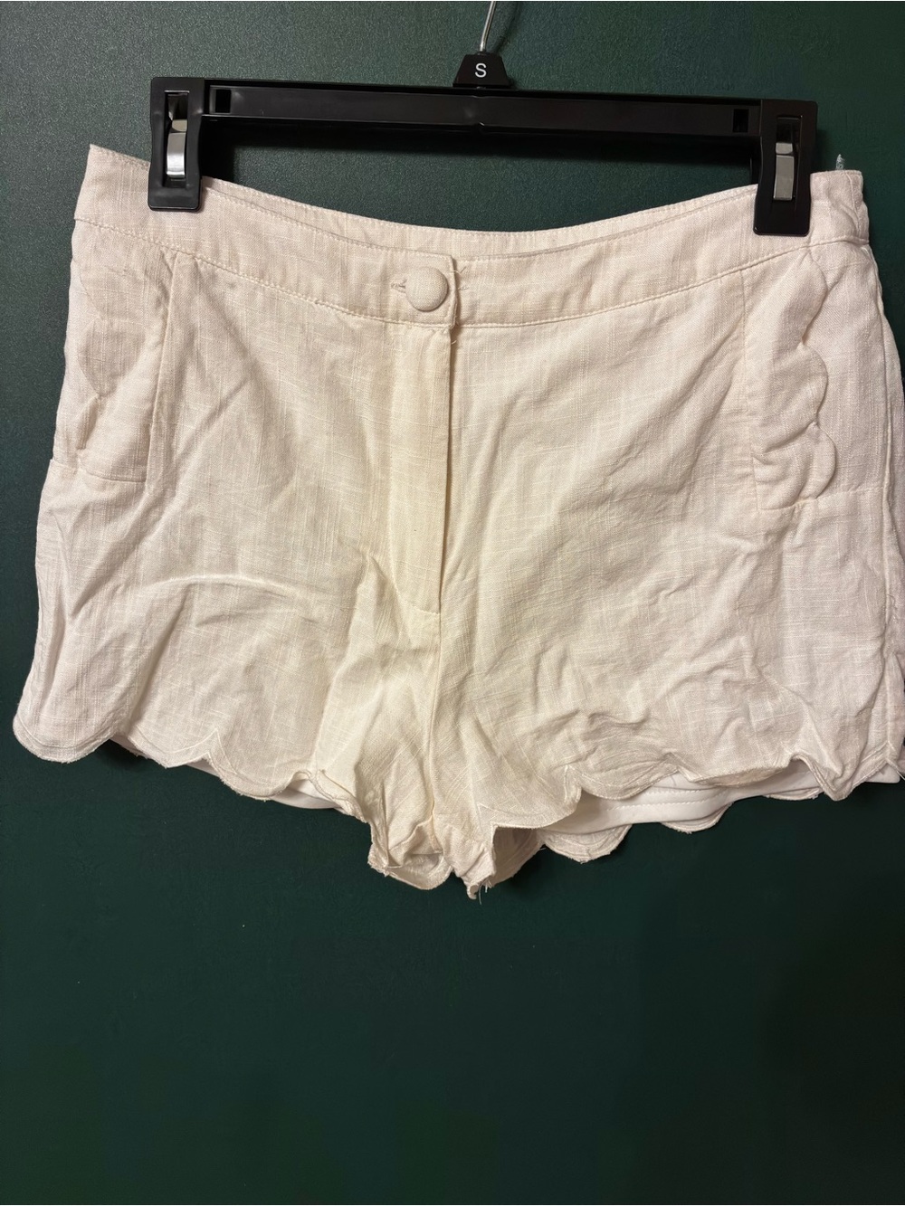 Alya Cream Scallop-Hem High-Waist Shorts